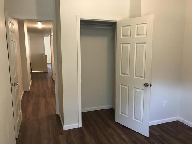 Building Photo - 1418 Union Blvd