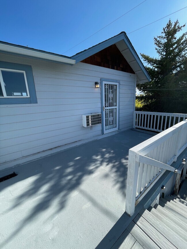 Building Photo - 2640 Emily St