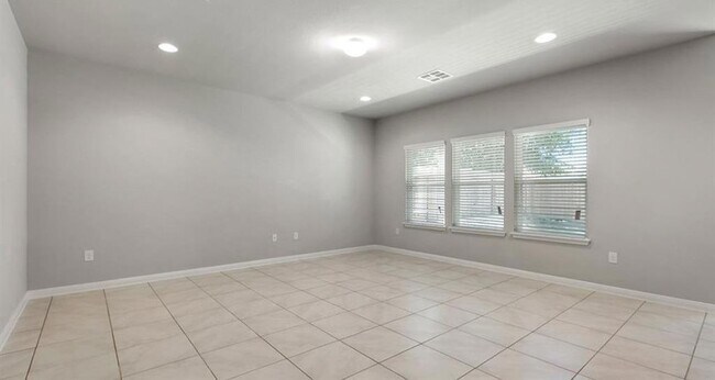 Building Photo - 1148 La Conterra Blvd