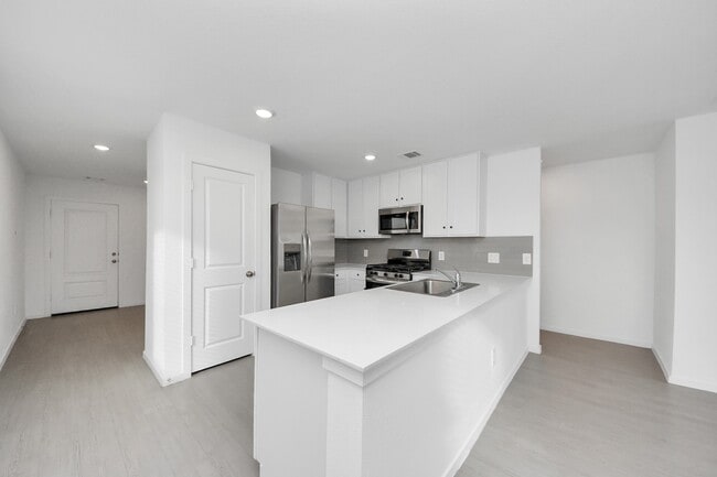 Building Photo - 833 Vlg Brk Dr