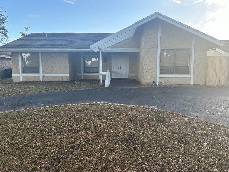 Building Photo - 8208 SW 12th Pl