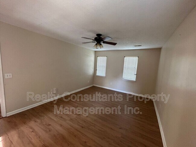 Building Photo - 600 Summerwalk Rd