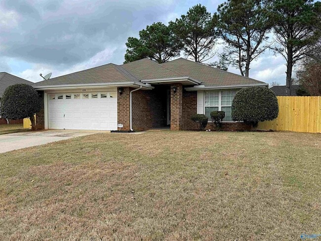 Building Photo - 120 Clover Ridge Dr