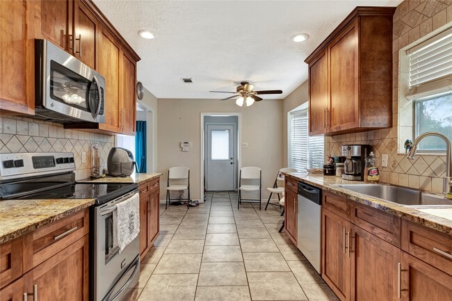 Building Photo - 11718 Scottsdale Dr