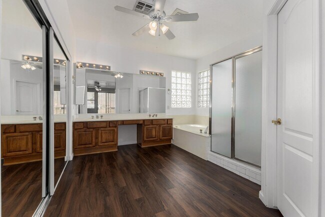 Building Photo - 918 W Windsong Dr