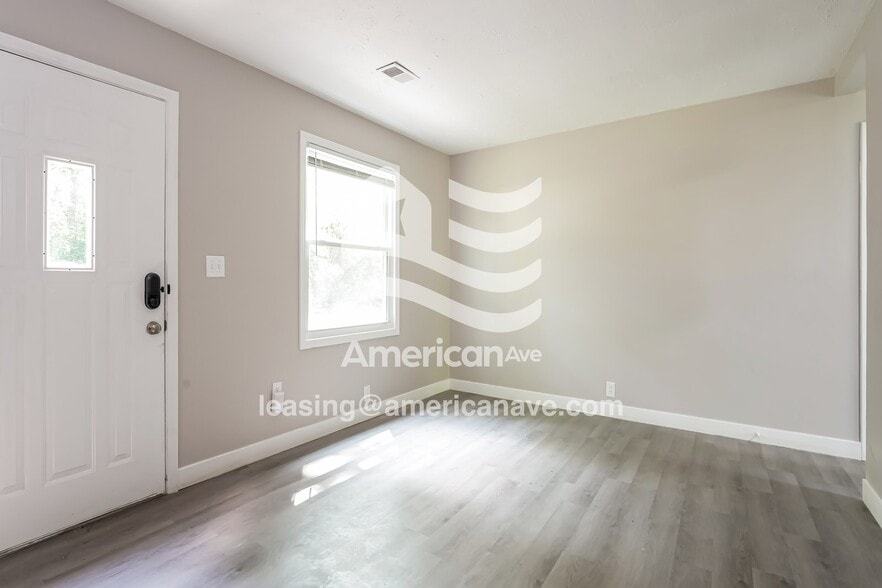 Building Photo - 2005 N Elmer St