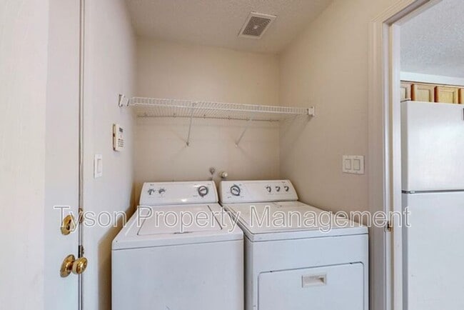 Building Photo - 1934 Tierra De La Luna Dr SW