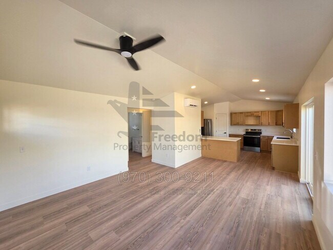 Building Photo - 425 Orchard Ave