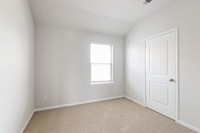 Building Photo - 14661 E Pine Heart Dr