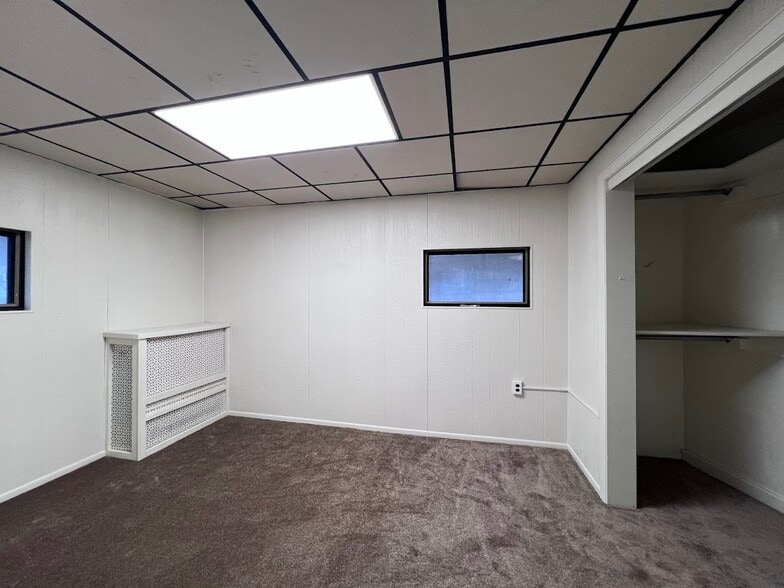 Building Photo - 304 Marie St