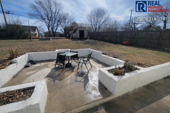 Building Photo - 130 Sheridan Rd