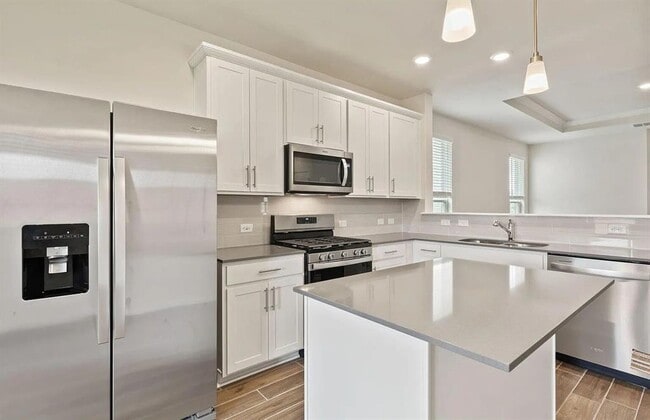 Building Photo - 288 Kapok St