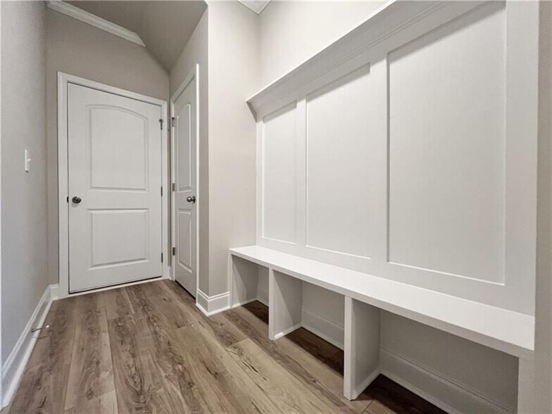 Building Photo - 5495 Rock Place Ct