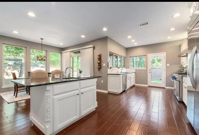 Building Photo - 2304 Wood Cliff Ct