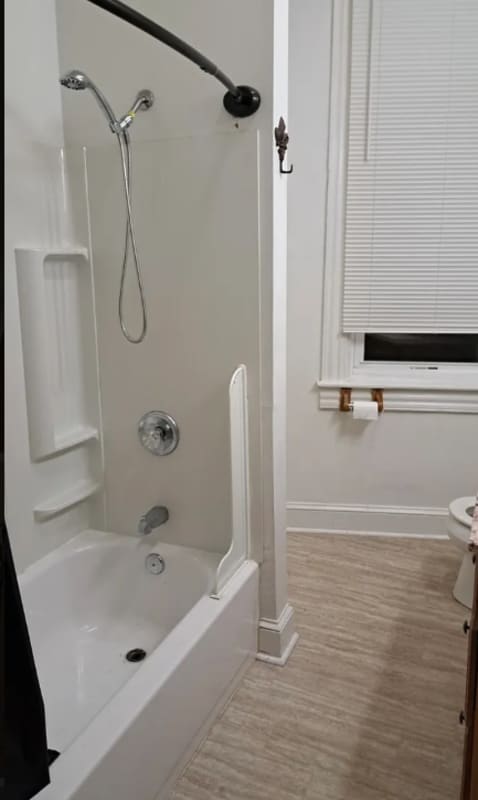 Building Photo - 221X Brookfield Ave