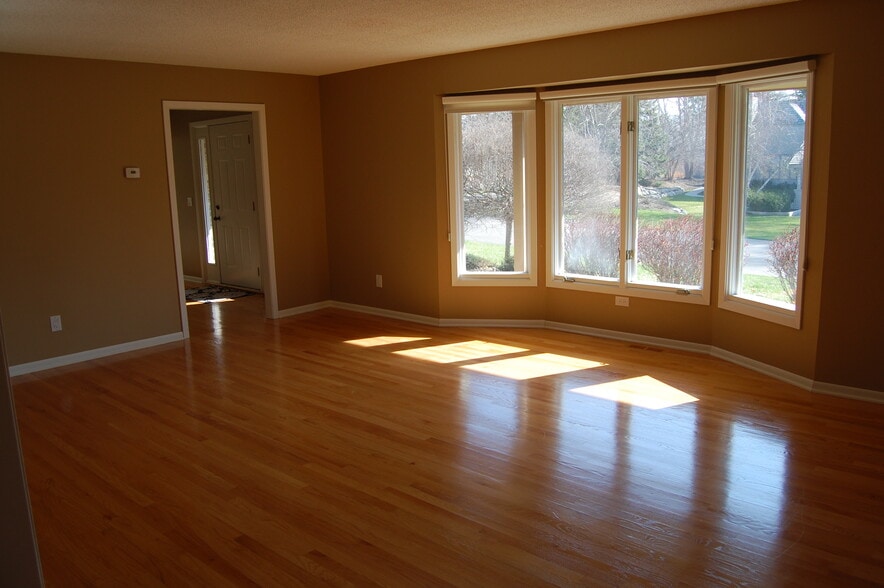 Building Photo - 7400 Coventry Way