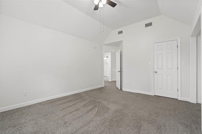 Building Photo - 1009 Pinemont Dr