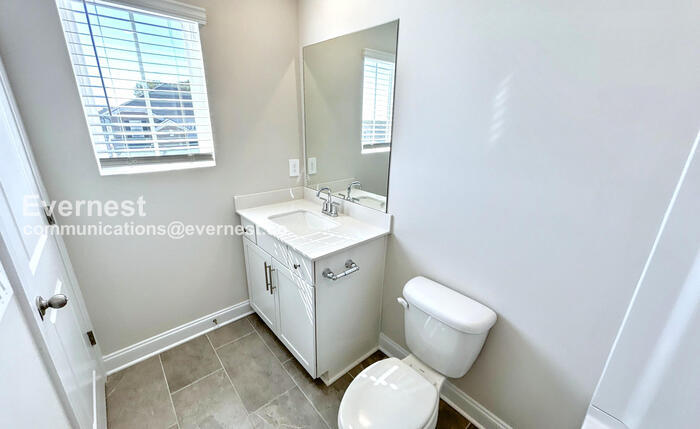 Building Photo - 4597 Winslet Dr