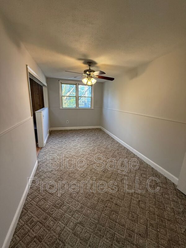 Building Photo - 37 Concord Rd