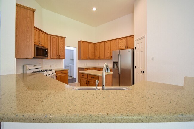 Building Photo - 34 S Rambling Ridge Pl