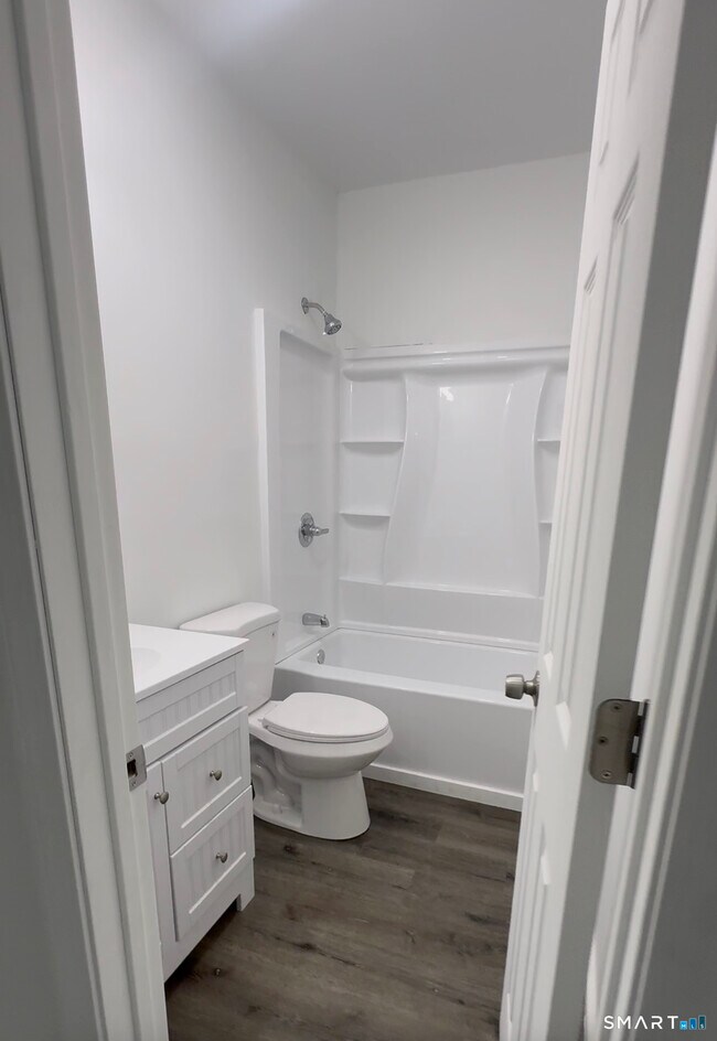 Building Photo - 16 Arch St