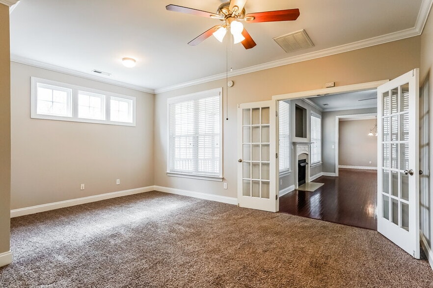 Building Photo - 500 Boswell Ln