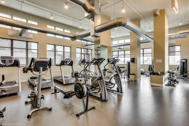 Building Photo - 901 W Madison St