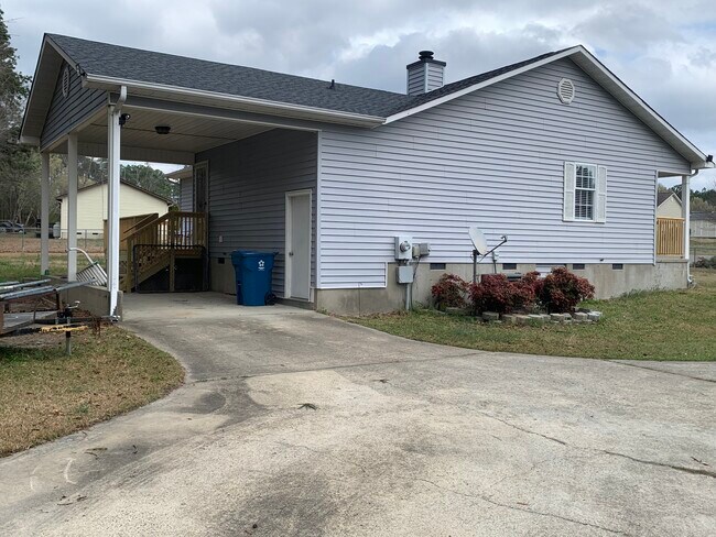 Carport - 106 Whitaker Ct