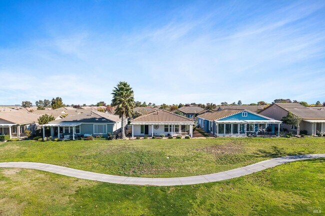 Building Photo - 351 Spyglass Dr