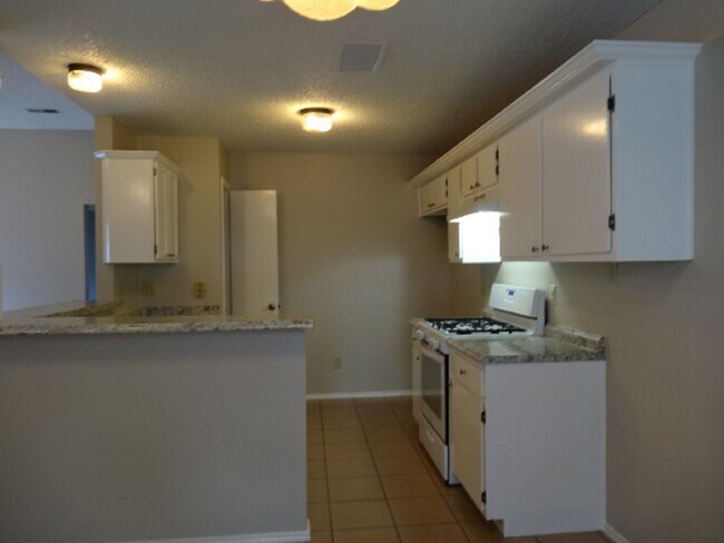 Building Photo - 13716 Sablecrest Dr