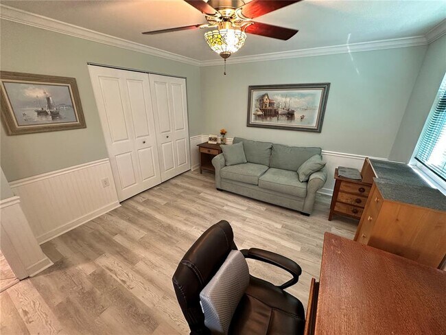 Building Photo - 567 Lakeside Dr