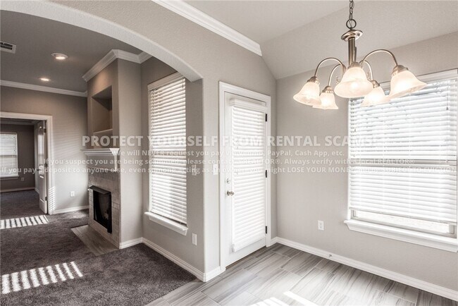 Building Photo - 1121 Gardenia St