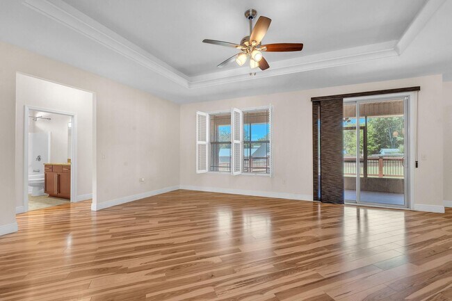 Building Photo - Stunning 4 Bedroom in PRIME Location!!  South of I-10!!