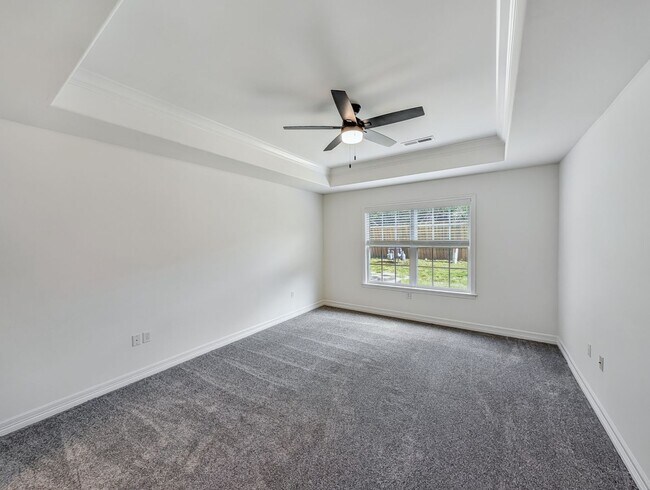 Building Photo - 904 Dixson St
