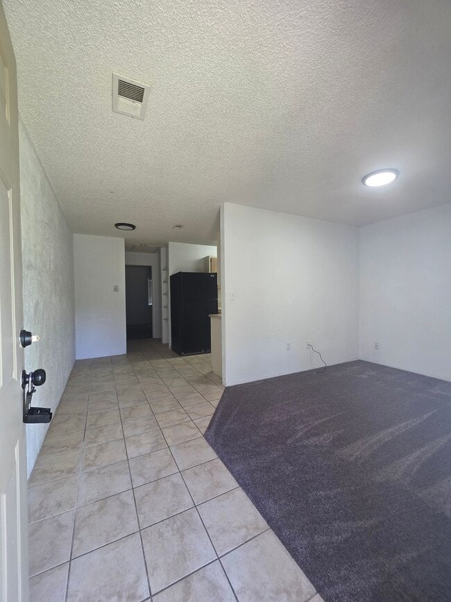 Building Photo - 1 Bedroom 1 Bath ** LIMITED TIME SPECIAL **