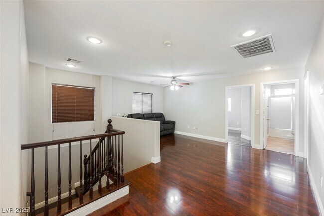 Building Photo - 6720 Song Sparrow Ct