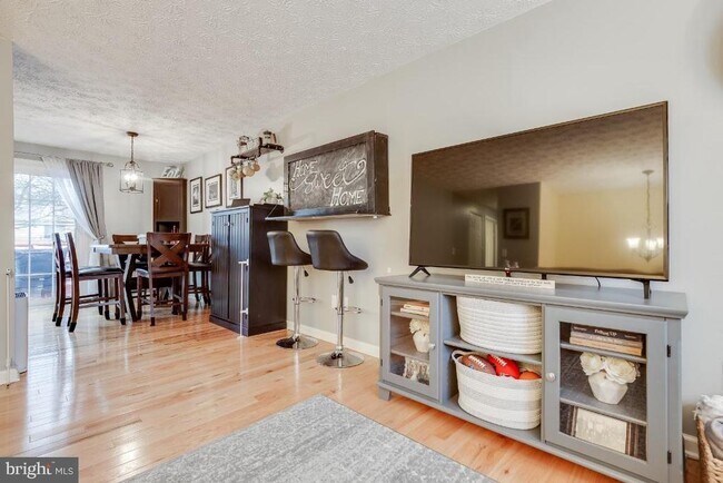 Building Photo - 8280 Wold Den Ct