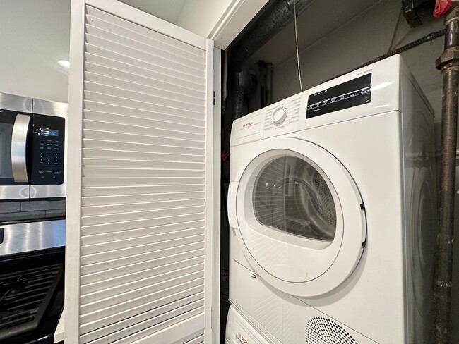 Building Photo - 959 W Grace St