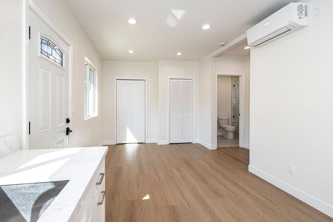 Building Photo - Keystone