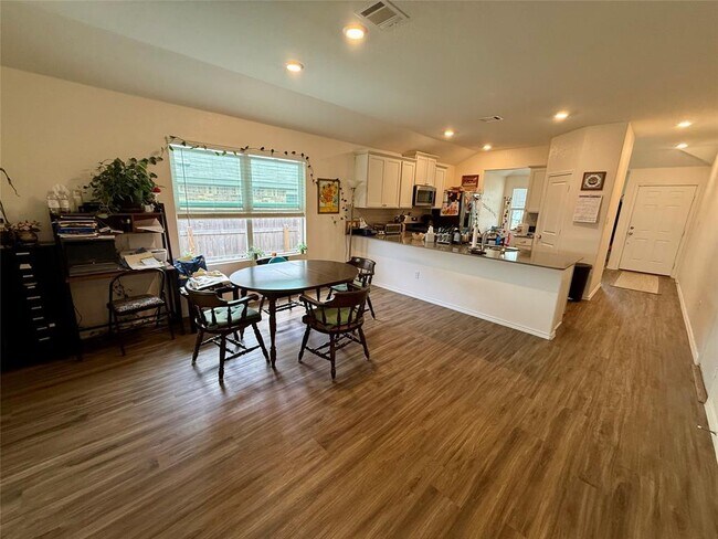 Building Photo - 5612 Bellissima Way