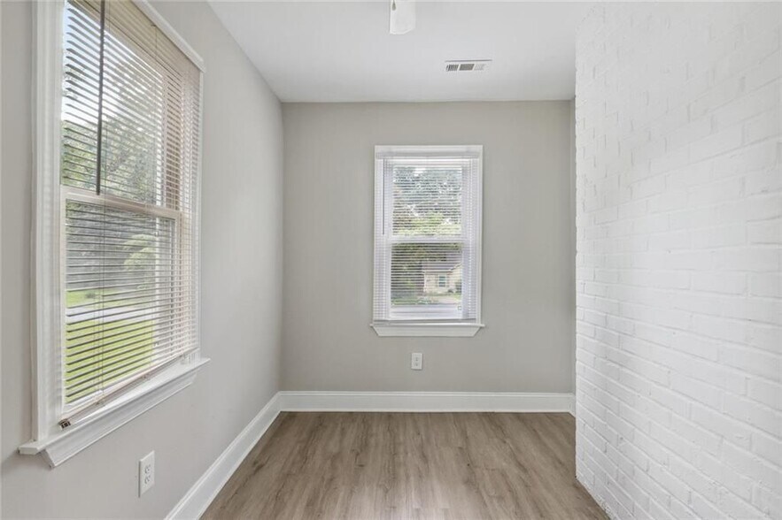 Building Photo - 1641 Sandtown Rd SW