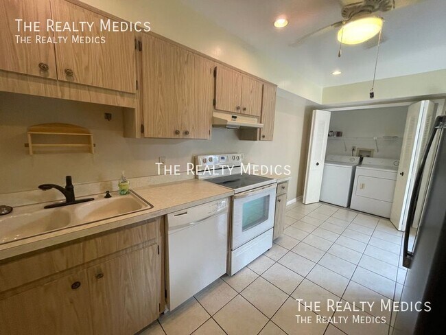 Building Photo - 477 Meadowood Blvd