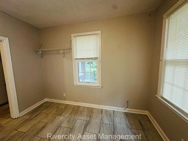 Building Photo - A Must See!!!!! Section 8 Friendly!!!!! BONUS Mother In Law Sweet!! PRICE DROP