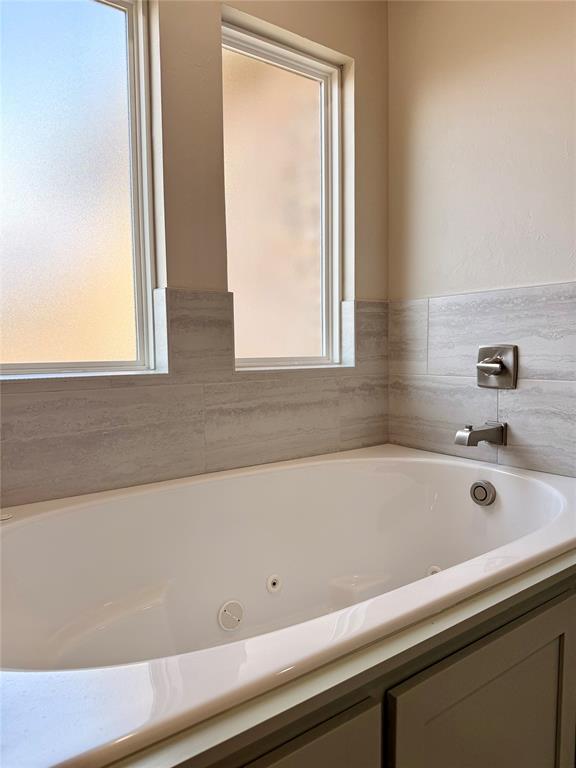 Building Photo - 1421 Hickory Trl