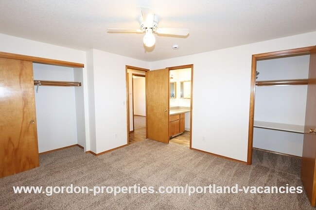 Building Photo - SE Schiller St - ranch style 3 bedroom home