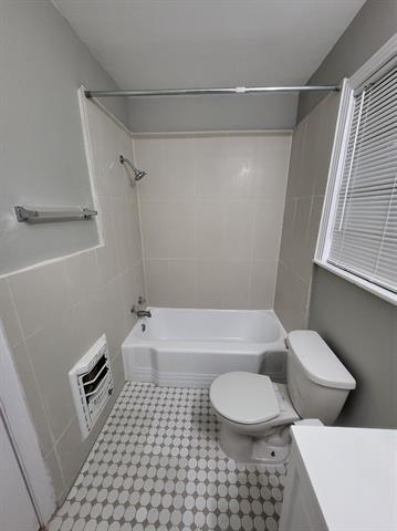 Building Photo - 1006 W Lamar St