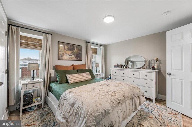 Building Photo - 137 Vassar St