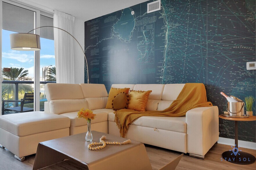 Building Photo - 2602 E Hallandale Beach Blvd