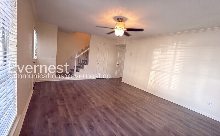 Building Photo - 1592 King James Dr