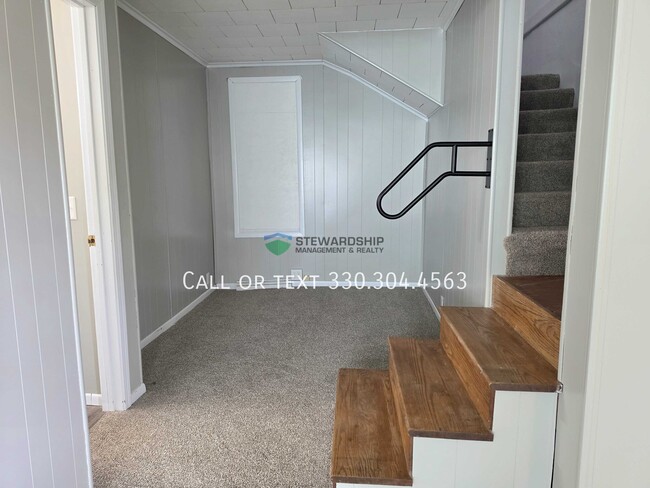 Building Photo - 5573 N Market St